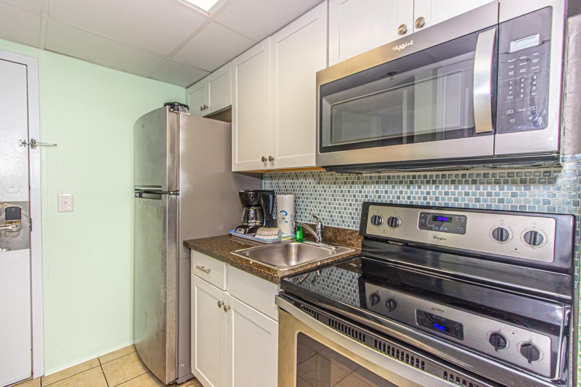 Oversized Ocean View Queen Suite With Beautiful Fireplace And Accents - Sleeps 4 Guests! Myrtle Beach Ruang foto
