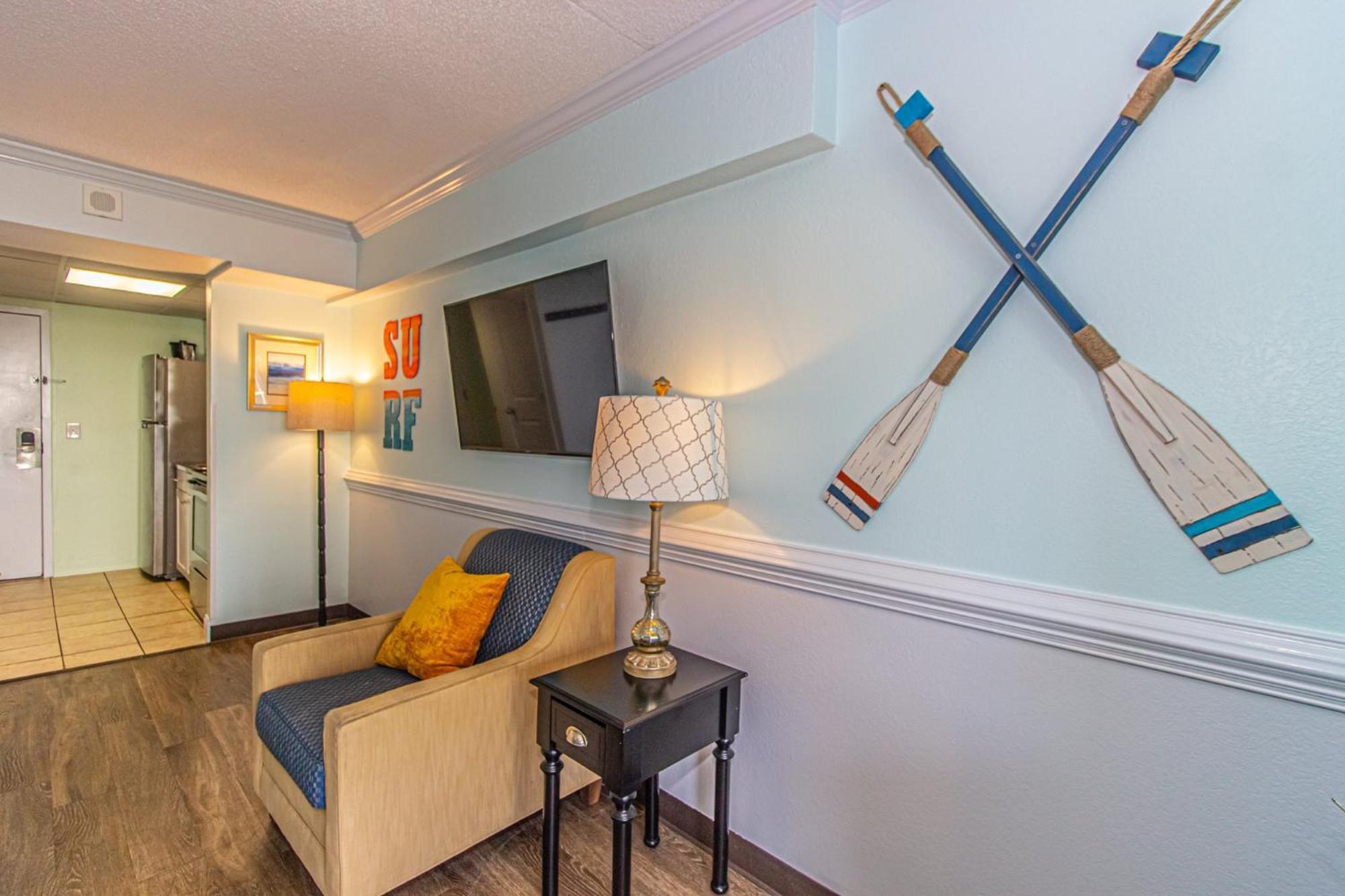 Oversized Ocean View Queen Suite With Beautiful Fireplace And Accents - Sleeps 4 Guests! Myrtle Beach Ruang foto
