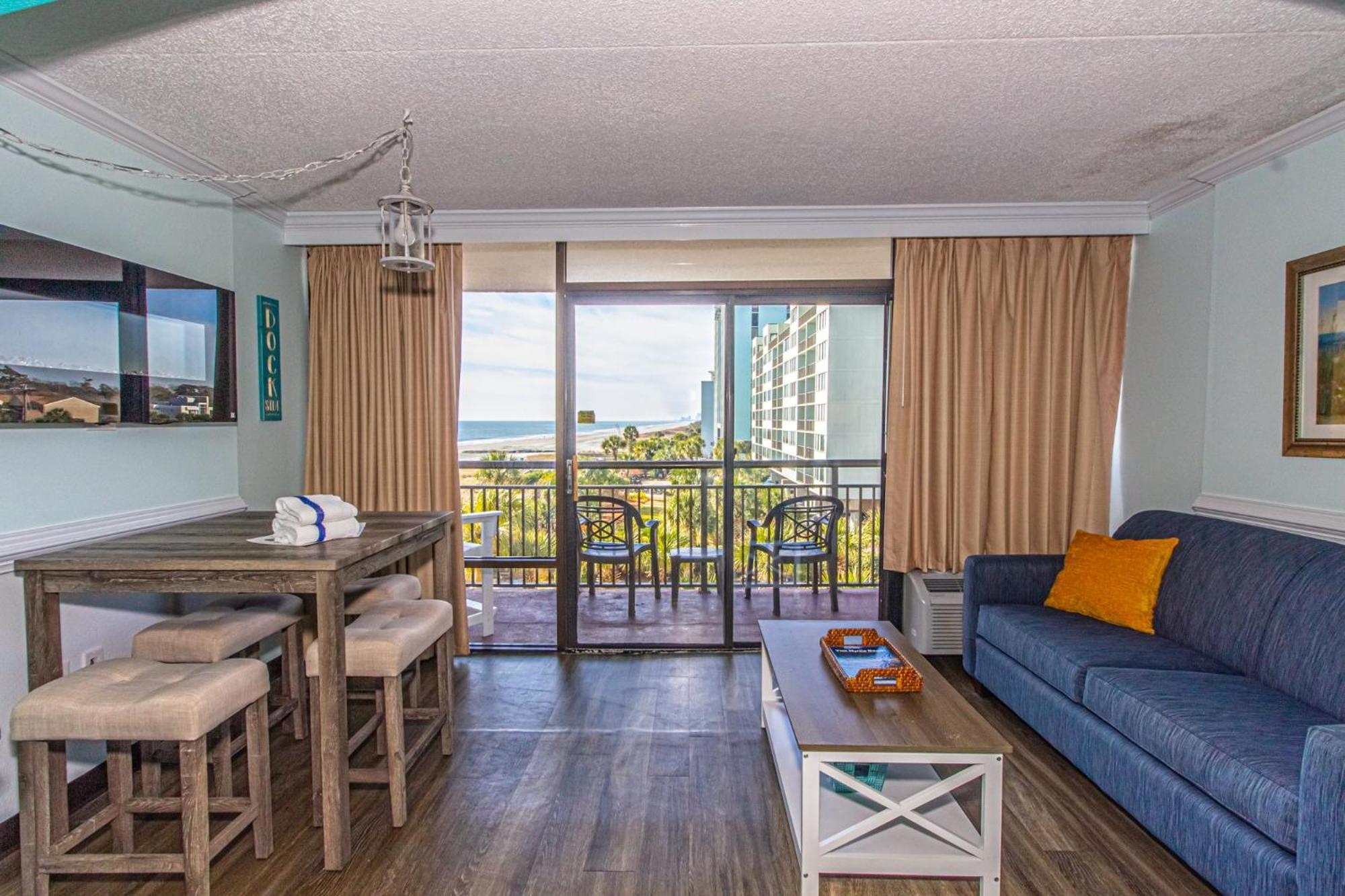 Oversized Ocean View Queen Suite With Beautiful Fireplace And Accents - Sleeps 4 Guests! Myrtle Beach Ruang foto