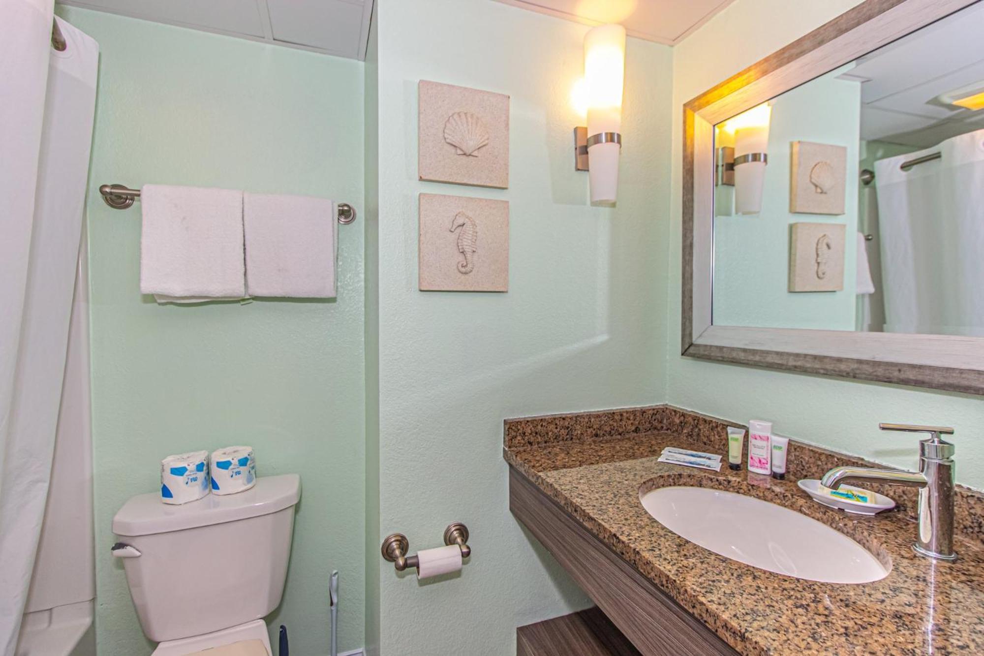 Oversized Ocean View Queen Suite With Beautiful Fireplace And Accents - Sleeps 4 Guests! Myrtle Beach Ruang foto