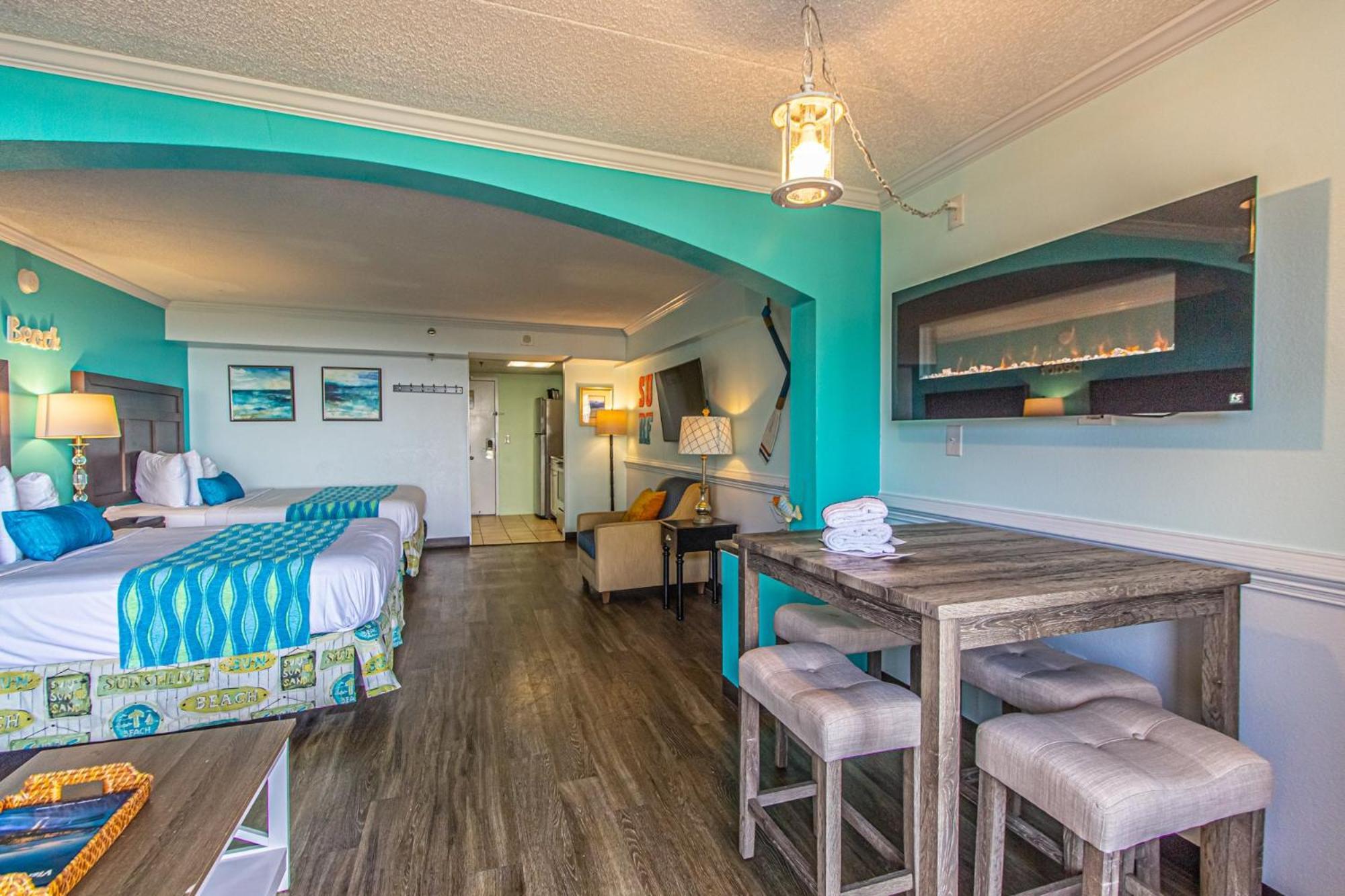 Oversized Ocean View Queen Suite With Beautiful Fireplace And Accents - Sleeps 4 Guests! Myrtle Beach Ruang foto